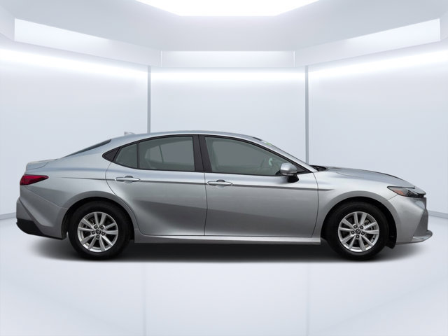 Used 2025 Toyota Camry LE FWD image 2