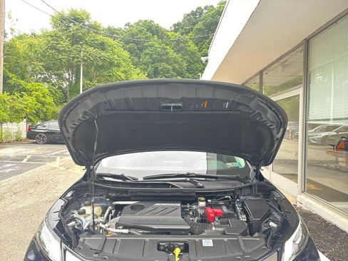 Used 2025 Nissan Rogue SV AWD/4WD image 34