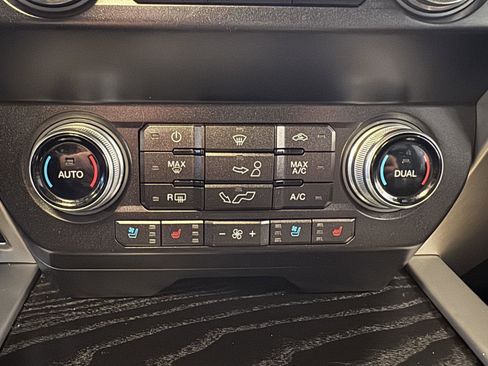 Used 2019 Ford F150 Platinum w/ Equipment Group 701A Luxury image 35