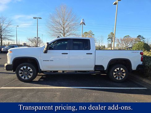 Used 2021 Chevrolet Silverado 2500 Custom w/ Custom Value Package image 4
