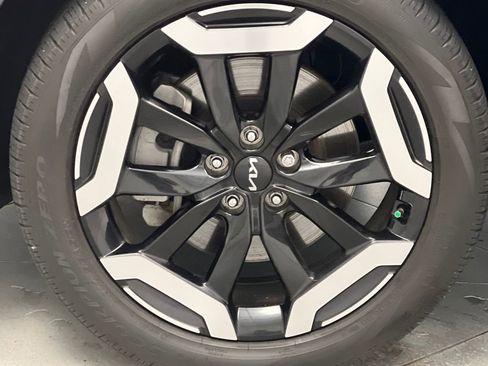 Used 2024 Kia Telluride EX w/ EX Captain's Chair Package image 75