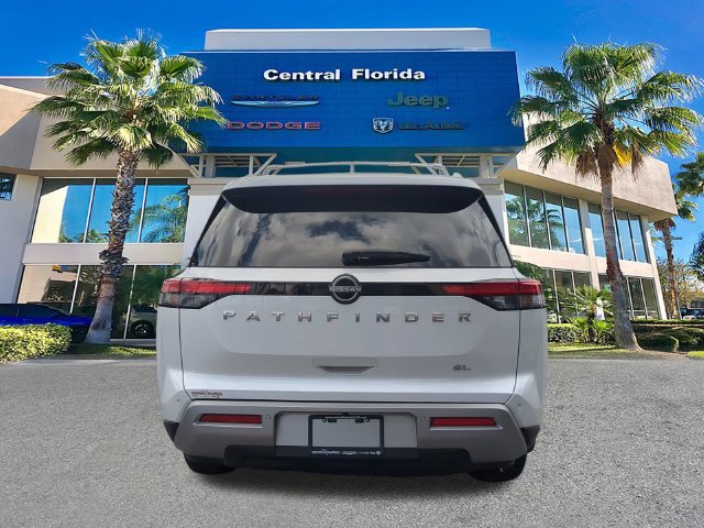 Used 2025 Nissan Pathfinder SL FWD image 6
