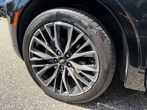 Used 2024 Cadillac XT4 Sport image 7