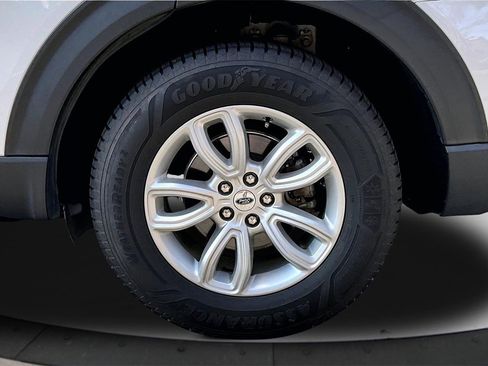 Used 2021 Ford Explorer 4WD w/ Class III Trailer Tow Package image 34