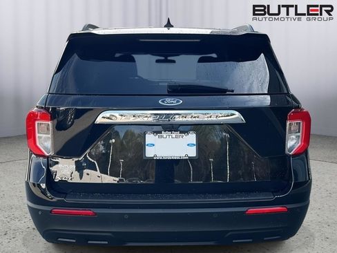 Certified 2023 Ford Explorer XLT image 4