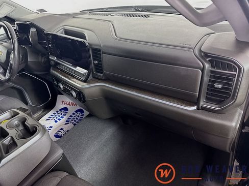 Used 2022 Chevrolet Silverado 1500 LT AWD/4WD image 36