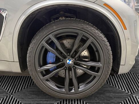 Used 2016 BMW X5 M image 12
