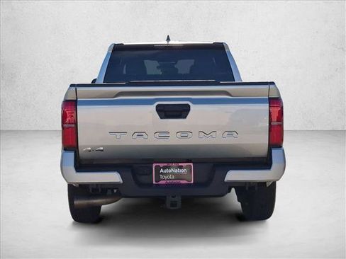 Certified 2025 Toyota Tacoma SR5 AWD/4WD image 7