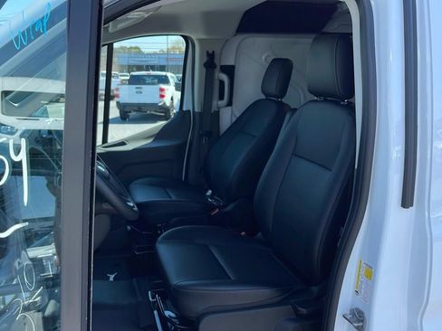 New 2025 Ford Transit 150 Low Roof RWD image 15