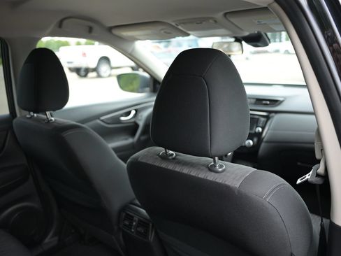 Used 2020 Nissan Rogue SV AWD/4WD image 39
