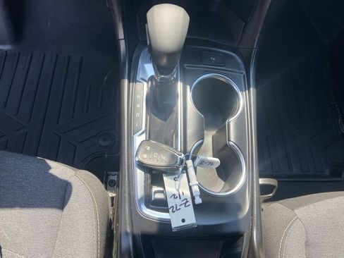 Used 2022 Chevrolet Equinox LT AWD/4WD image 16