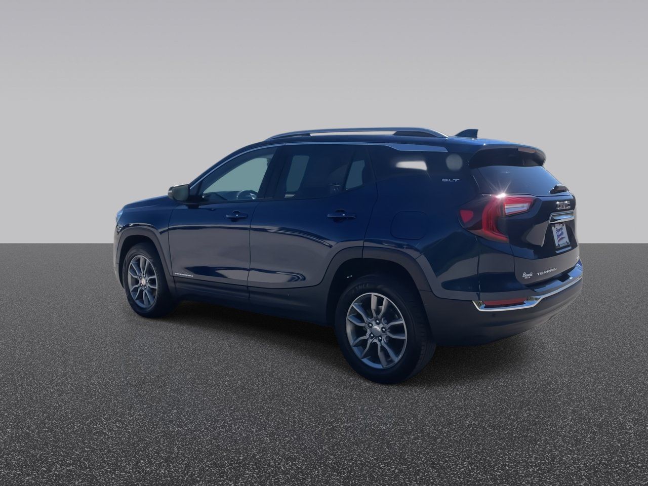 Used 2022 GMC Terrain SLT w/ Tech Package AWD/4WD image 7