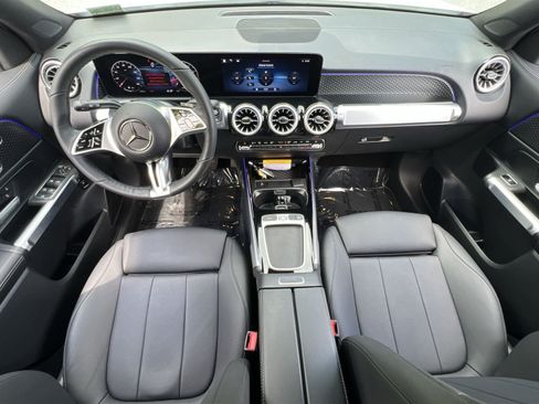 Used 2026 Mercedes-Benz GLB 250 4MATIC image 13