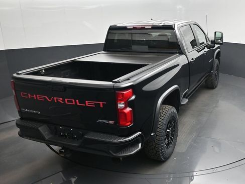 Used 2024 Chevrolet Silverado 2500 ZR2 w/ Technology Package image 24