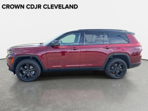 Used 2025 Jeep Grand Cherokee L Altitude image 7