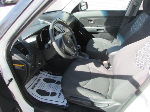 Used 2011 Kia Soul + w/ Audio Pkg image 25