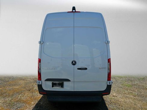 Used 2026 Mercedes-Benz Sprinter 2500 image 4
