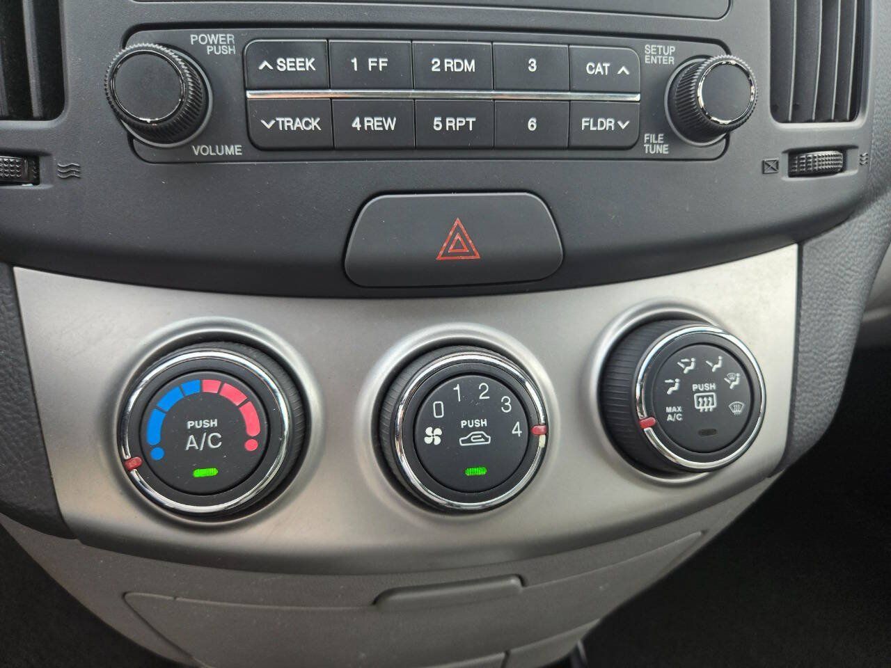 Used 2010 Hyundai Elantra GLS FWD image 18