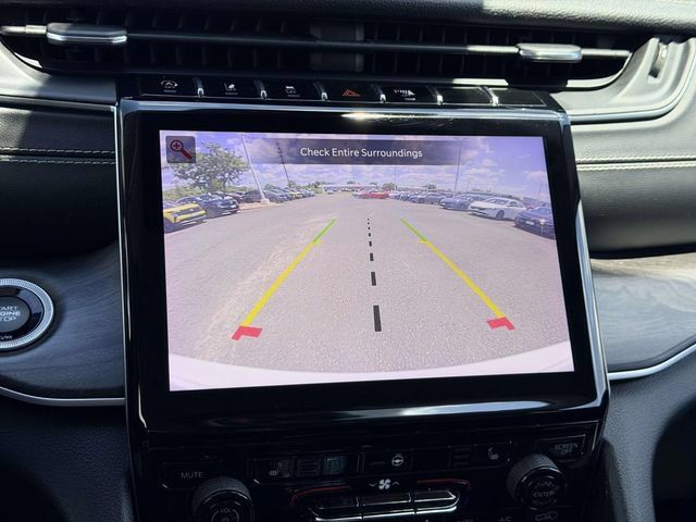 Used 2023 Jeep Grand Cherokee Limited AWD/4WD image 20