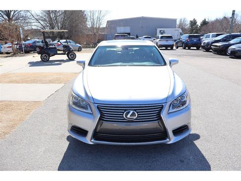 Used 2013 Lexus LS 460 AWD image 8