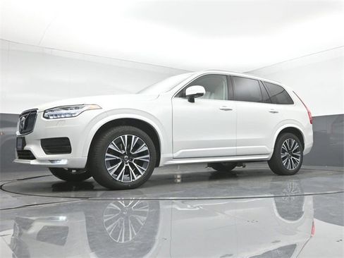 Used 2022 Volvo XC90 T6 Momentum w/ Climate Package image 40