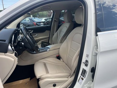 Used 2022 Mercedes-Benz GLC 300 4MATIC image 5