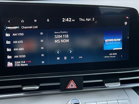 Used 2025 Hyundai Elantra Limited image 31