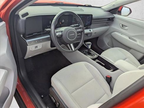 Used 2025 Hyundai Kona SEL FWD image 10
