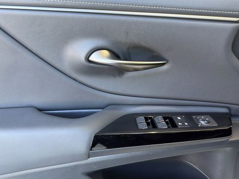Used 2024 Lexus ES 350 w/ Accessory Package (Z1) FWD image 12
