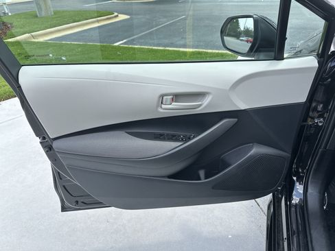 Certified 2025 Toyota Corolla LE FWD image 14