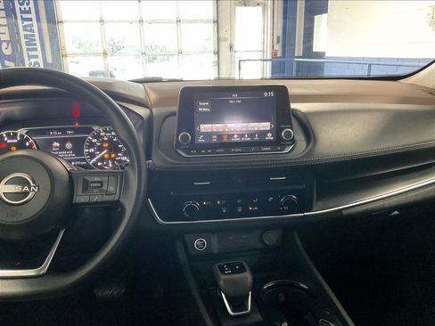 Used 2023 Nissan Rogue S AWD/4WD image 18