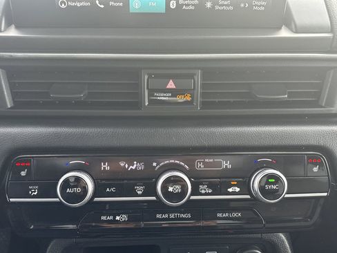 Certified 2023 Honda Pilot Touring image 21