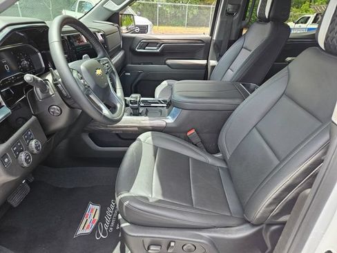 Used 2024 Chevrolet Silverado 1500 LTZ w/ LTZ Premium Package AWD/4WD image 7