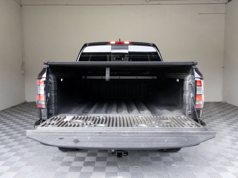 Used 2024 Nissan Frontier SV w/ SV Convenience Package RWD image 16