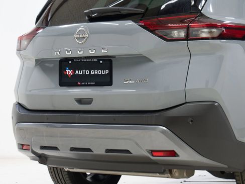 Used 2023 Nissan Rogue SL w/ SL Premium Package image 16