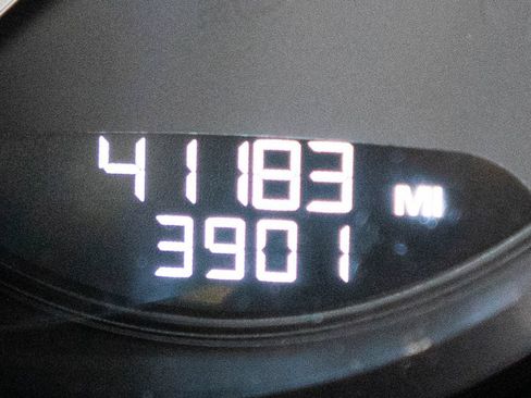 Certified 2023 Porsche Macan S AWD/4WD image 31