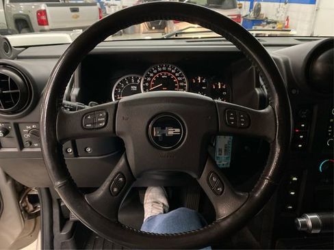 Used 2005 HUMMER H2 Luxury w/ Preferred Equipment Group image 22