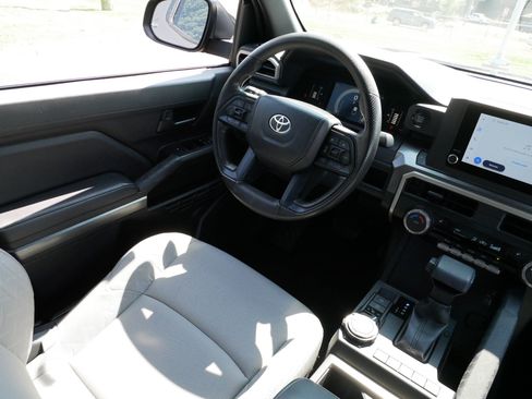 Certified 2024 Toyota Tacoma SR5 AWD/4WD image 21