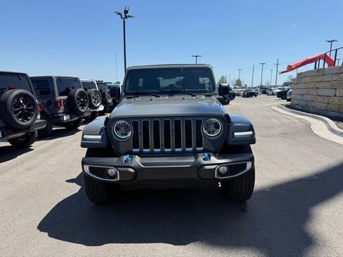 Used 2023 Jeep Wrangler Unlimited Sahara w/ Cold Weather Group AWD/4WD image 8