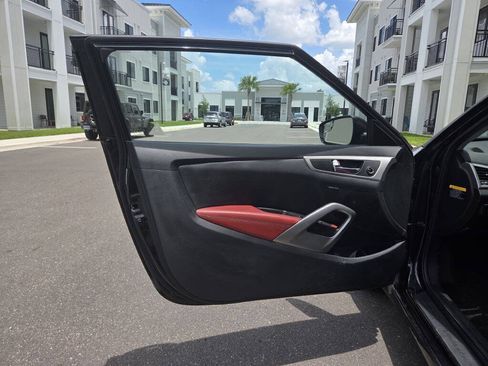 Used 2014 Hyundai Veloster w/ Style Package 02 FWD image 14