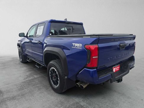 Certified 2025 Toyota Tacoma TRD Off-Road w/ TRD Off Road Premium Package AWD/4WD image 5