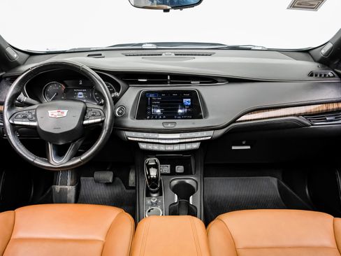 Used 2020 Cadillac XT4 Premium Luxury w/ Enhanced Visibility Package image 19