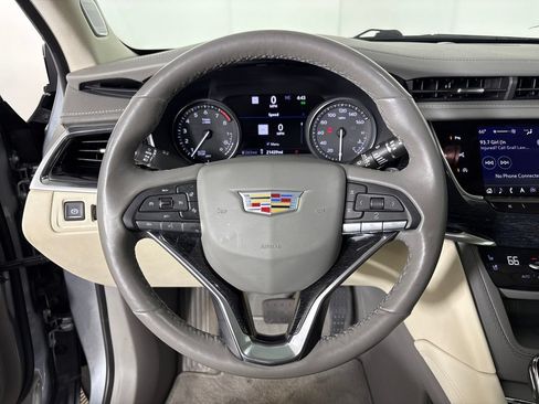 Used 2024 Cadillac XT6 Premium Luxury w/ Technology Package FWD image 12