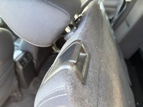 Used 2019 Nissan Rogue SV w/ Premium Package FWD image 27
