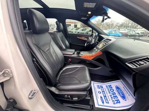 Used 2019 Lincoln Nautilus Reserve w/ Drivers Assistance Package image 26