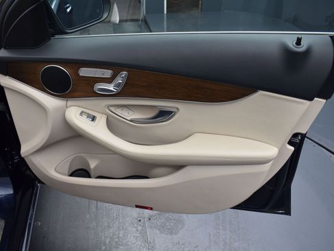 Used 2021 Mercedes-Benz C 300 4MATIC Sedan image 6