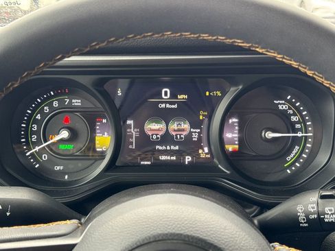 Used 2024 Jeep Wrangler Unlimited image 15