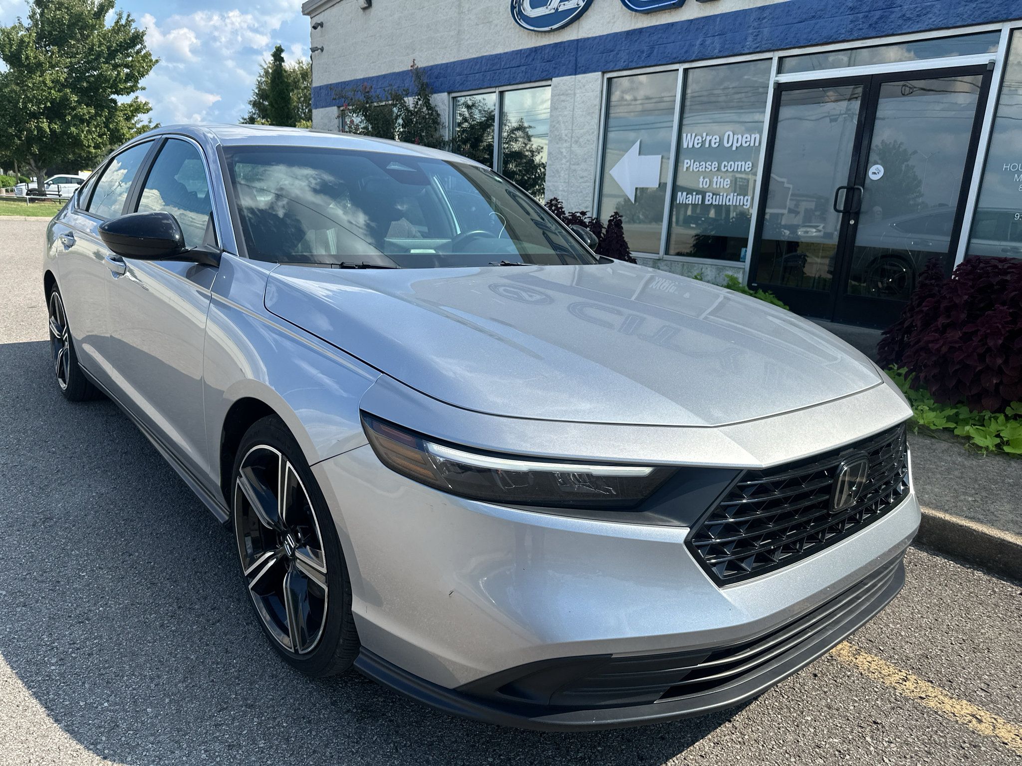 Used 2025 Honda Accord Sport image 2