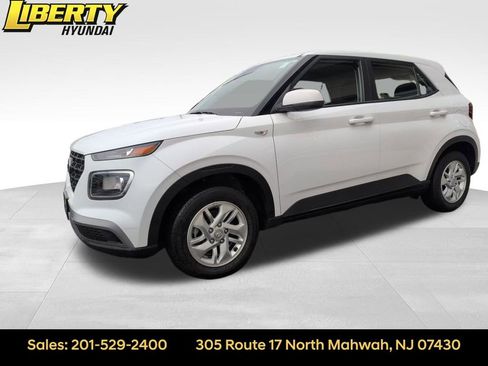 Certified 2023 Hyundai Venue SE image 1