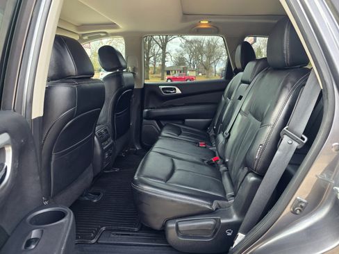 Used 2018 Nissan Pathfinder SL w/ SL Premium Package image 15